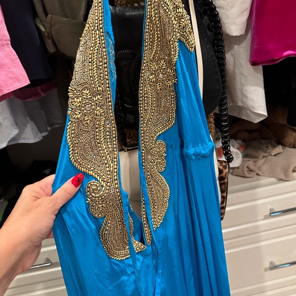 Gorgeous evening dress. - Picture 2 of 3